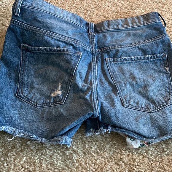 Shorts - Picture 3 of 3